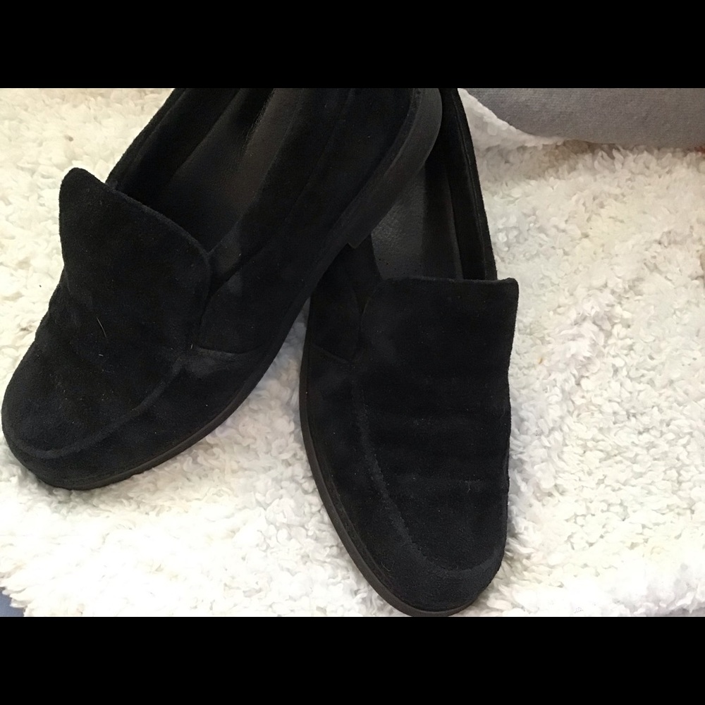Hush puppies black flats size 9 W